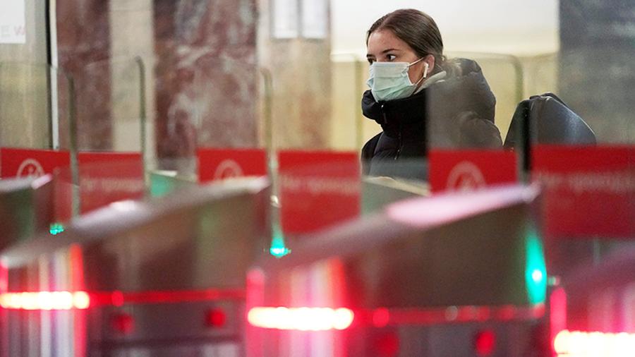 Более 180 москвичей не пустили в метро из-за температуры
