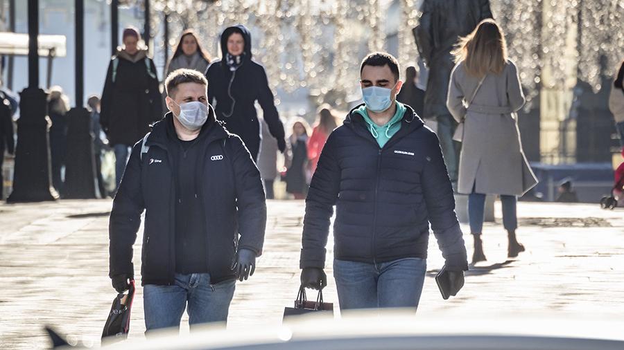 В ВОЗ отчитали москвичей за несоблюдение дистанции на улице