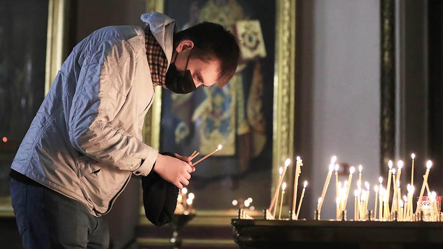 Патриарх Кирилл назвал призыв не ходить в храмы трудным решением