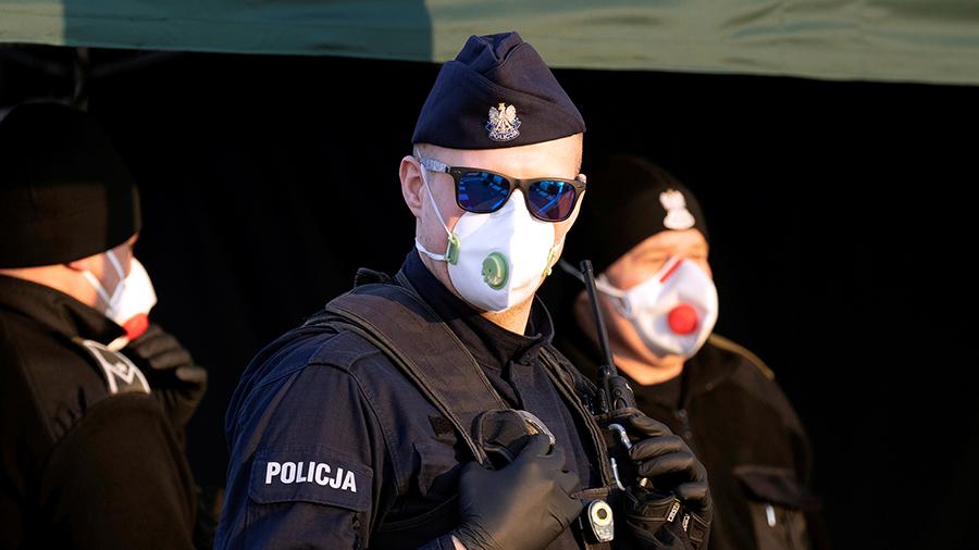 Полиция Польши попросила преступников не нарушать закон из-за пандемии