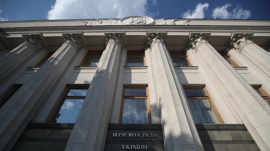 Верховная рада отменила пленарные заседания из-за коронавируса