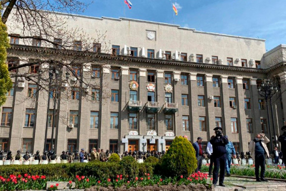 Акция протеста из-за режима самоизоляции во Владикавказе. Фоторепортаж