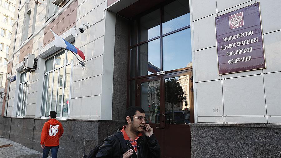 Минздрав выразил надежду на улучшение ситуации с COVID-19 к лету