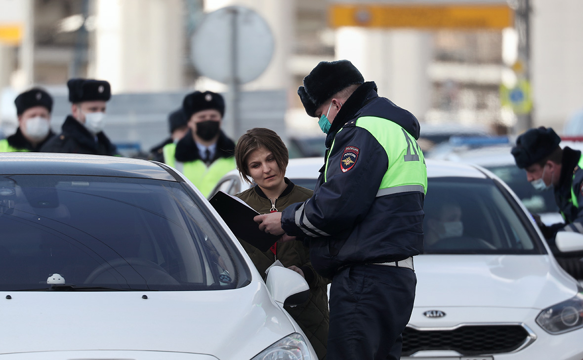 Собянин разъяснил правила получения цифрового пропуска для личной машины
