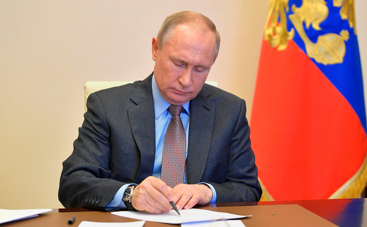 Путин разрешил принимать иностранцев без разрешения на работу