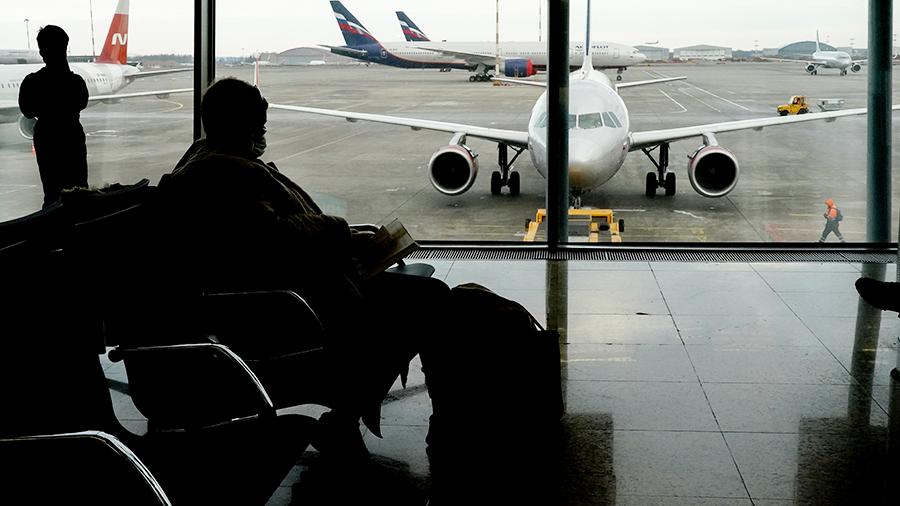 Песков не стал прогнозировать срок запуска международных авиаперелетов