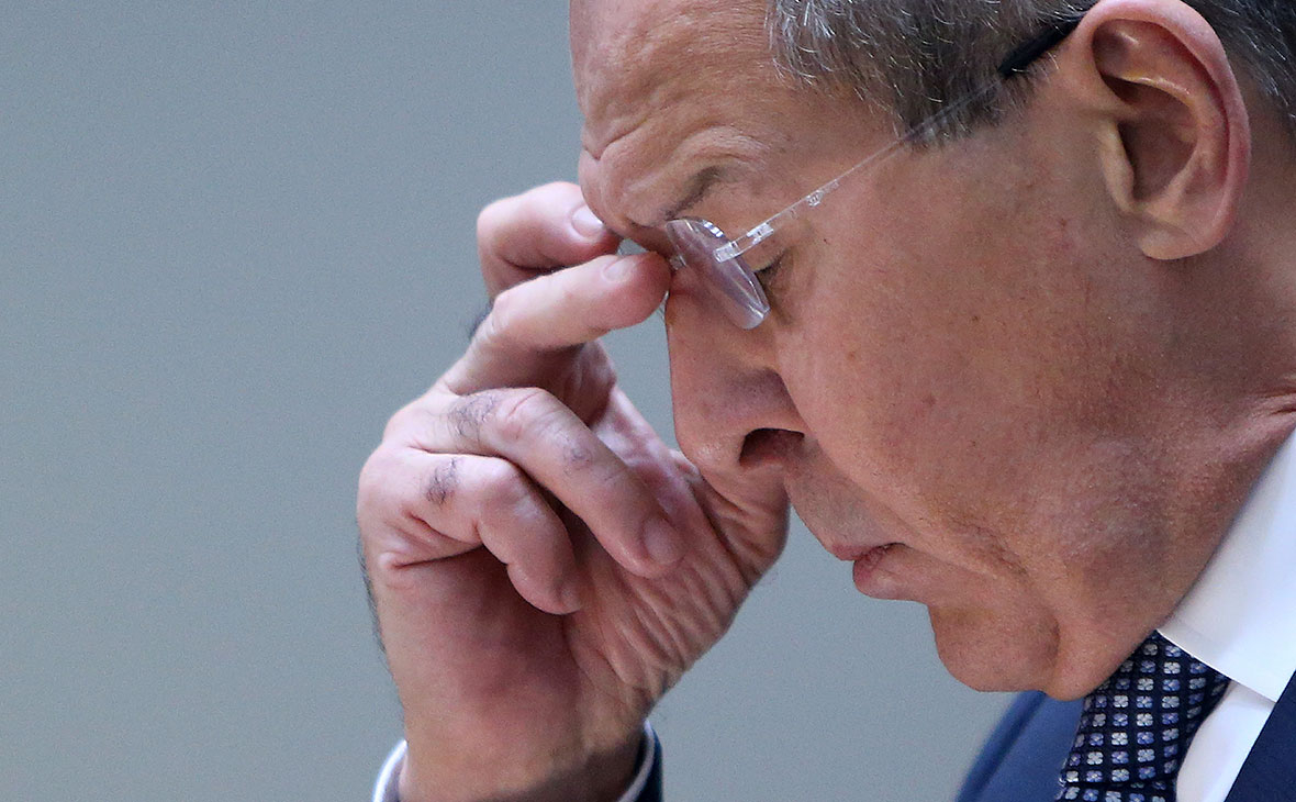 Лавров заявил о 35 тыс. ожидающих возвращения в Россию граждан