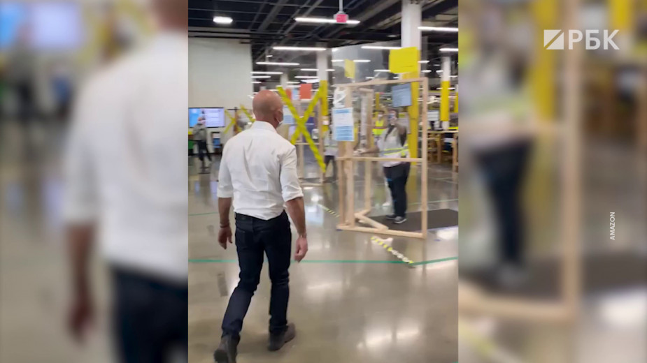 После визита Безоса у рабочего склада Amazon подтвердили коронавирус