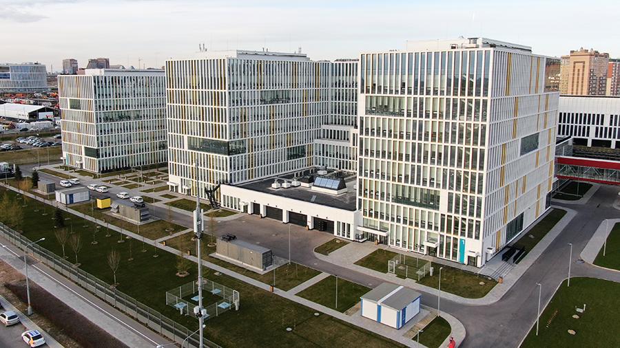 Главврач Коммунарки выступил за сохранение ограничений из-за COVID-19