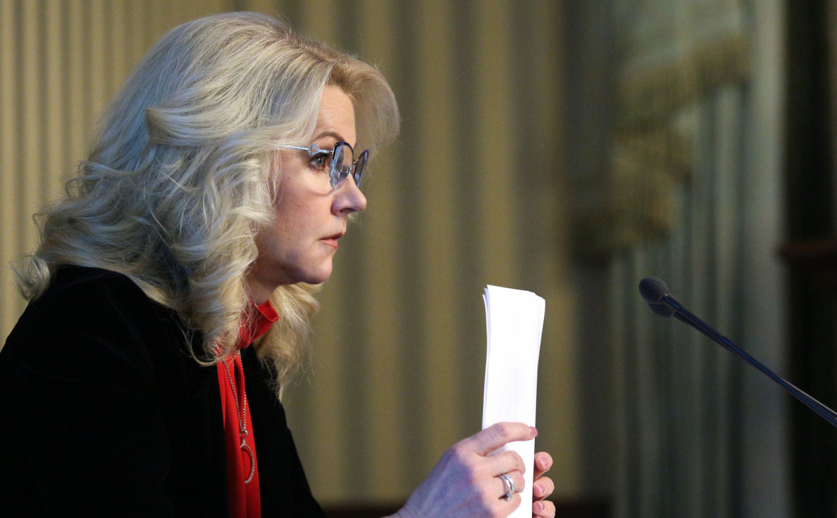 Голикова назвала средний возраст заразившихся коронавирусом в России
