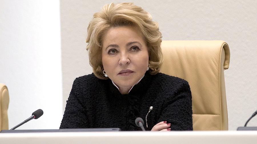 Матвиенко сообщила о возможности производства медицинских масок без лицензии