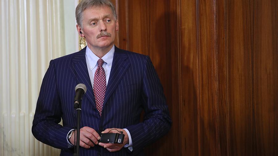 Песков поставил Россию в пример столкнувшимся с гуманитарной катастрофой США