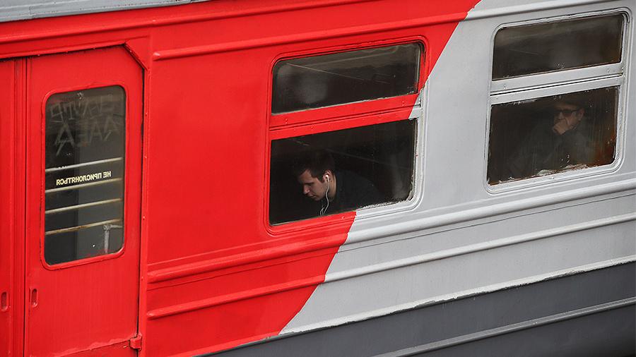 В электричках запретят торговлю и выступления музыкантов