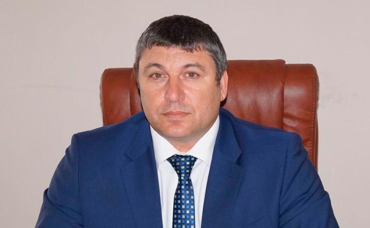 Глава района в Адыгее уволился после заражения людей COVID на похоронах