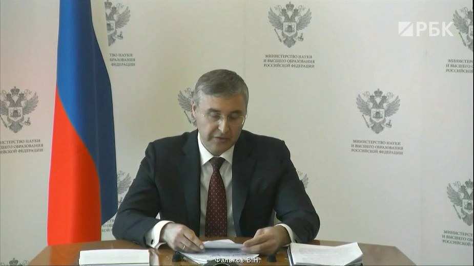 Министр образования Фальков переболел коронавирусом
