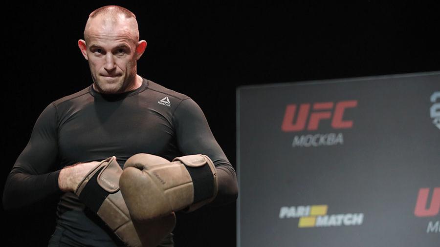 Олейник рассказал об опасениях заразиться коронавирусом на турнире UFC