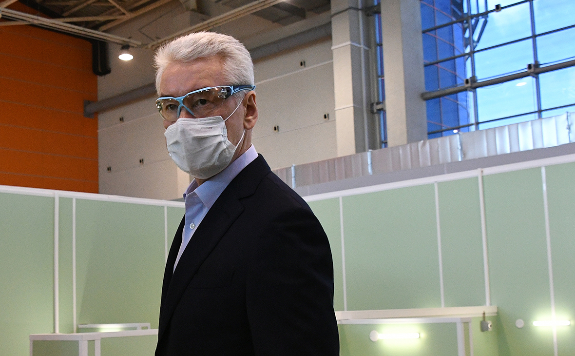 Собянин запретил посещать магазины без масок и перчаток