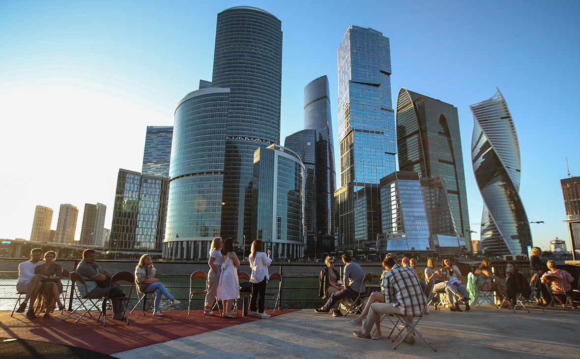 Fitch предсказало ослабление бюджетного правила в России