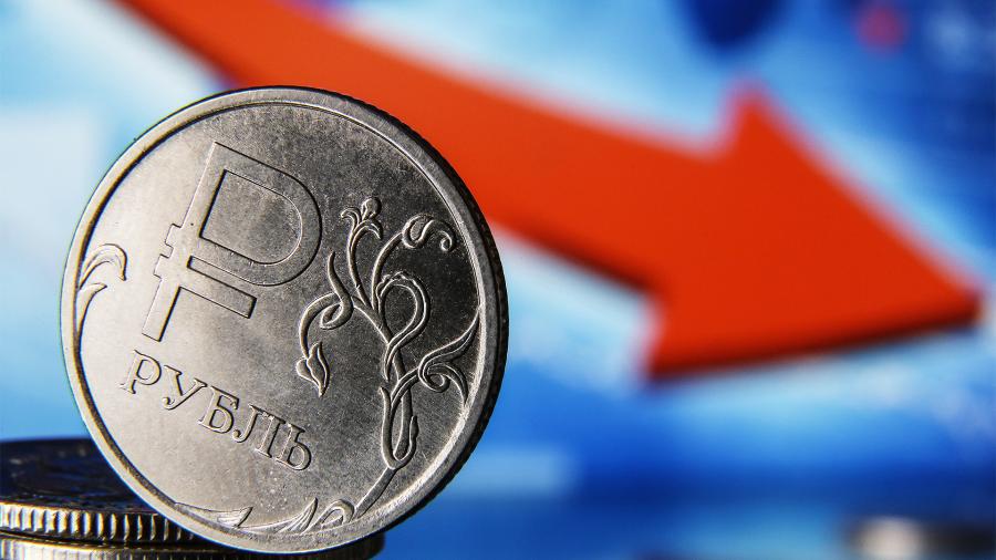 Коронавирус повлиял на доходы около трети регионов России