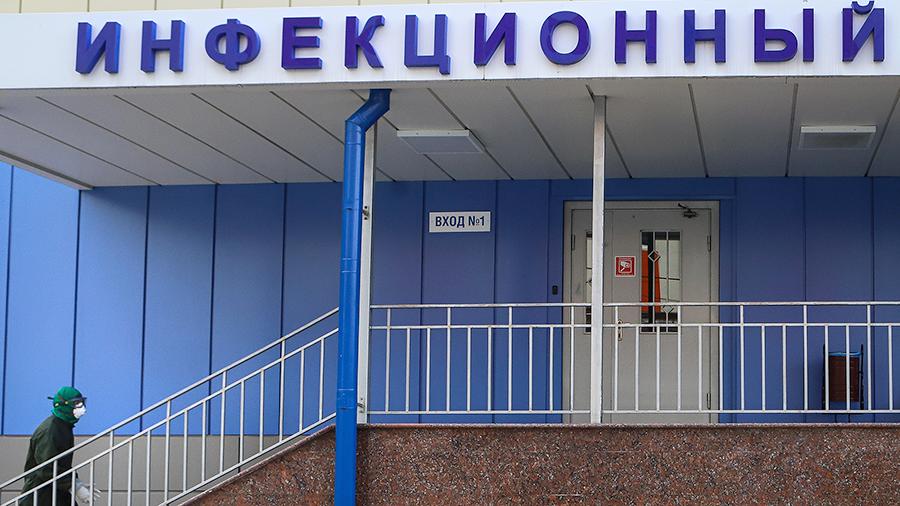 Московские медики начали возвращаться из регионов после борьбы с COVID-19