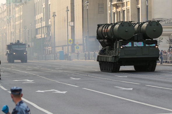 Проезд военной техники перед репетицией парада Победы. Фоторепортаж