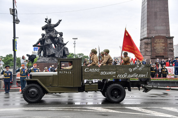 Как прошли парады Победы в городах России. Фоторепортаж