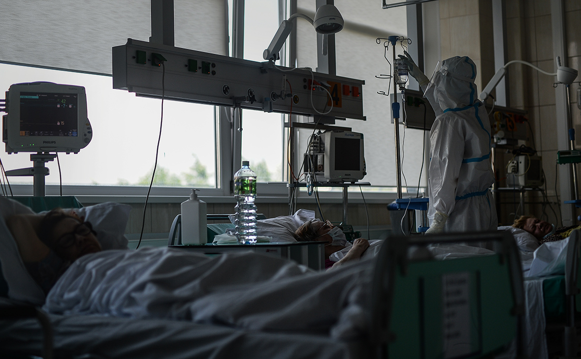 Власти заявили о выздоровлении больных COVID-19 после переливания плазмы
