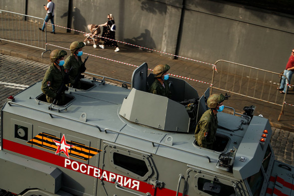 Проезд военной техники перед репетицией парада Победы. Фоторепортаж