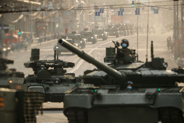 Проезд военной техники перед репетицией парада Победы. Фоторепортаж