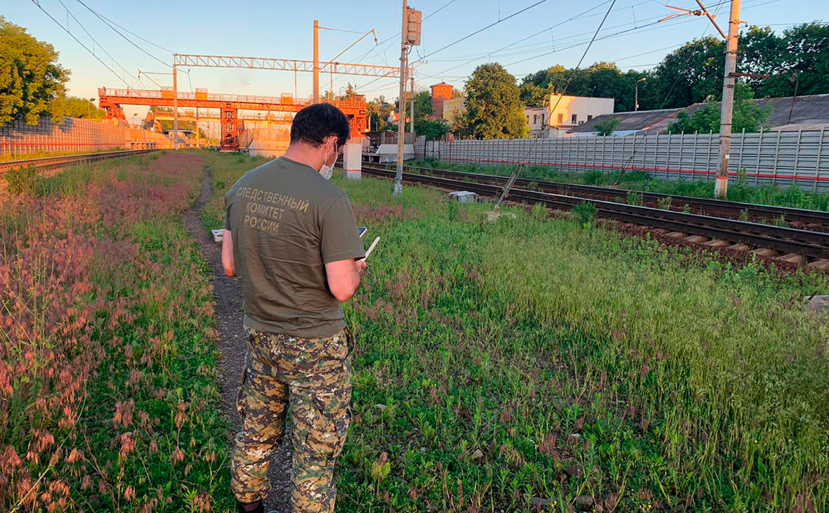 Двое детей попали под поезд у станции Расторгуево в Подмосковье