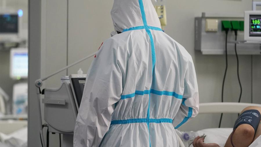 Ученые нашли связь между тяжестью COVID-19 и облысением у мужчин