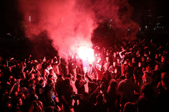 Протесты в Сербии против введения ограничений из-за вируса. Фоторепортаж