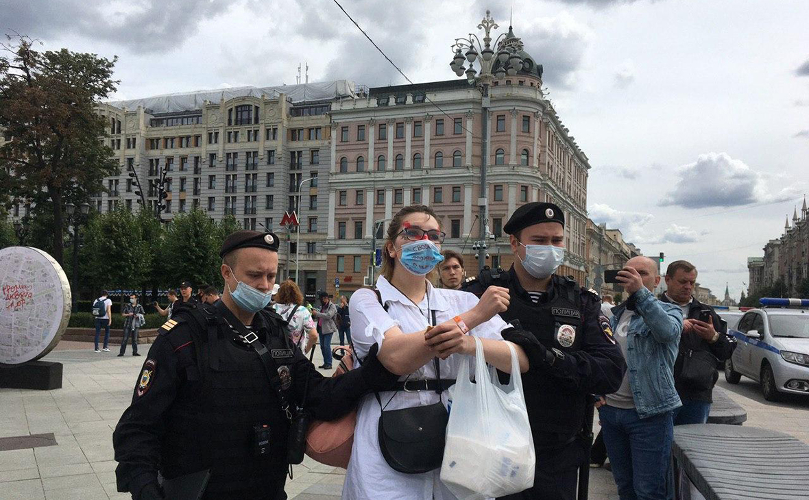 Полиция задержала участников акций в поддержку Фургала в Москве