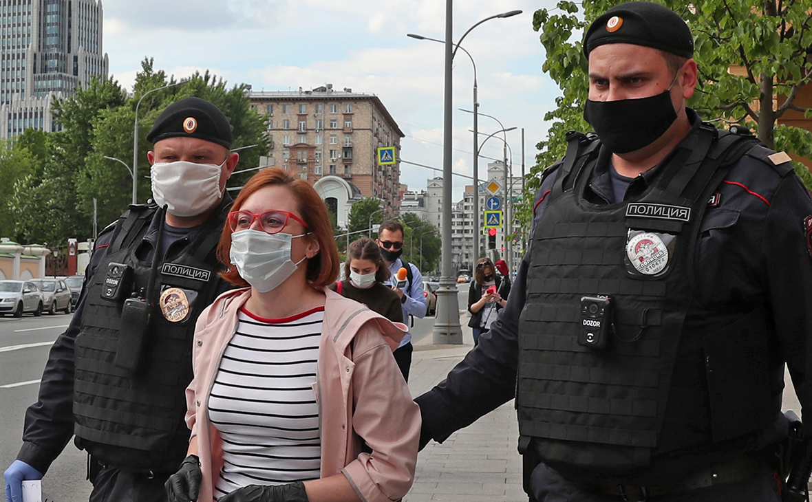 В МВД наказали командира роты из-за одинаковых жетонов у полицейских