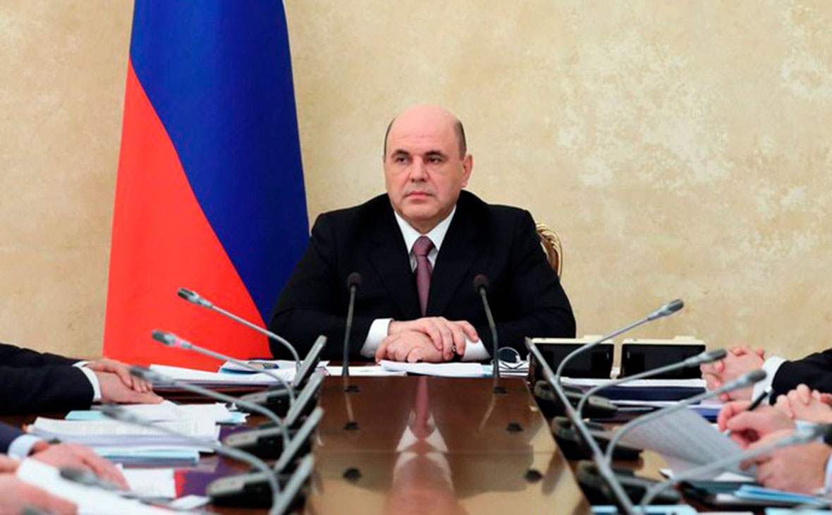 Мишустин продлил выплаты повышенных пособий по безработице до конца лета