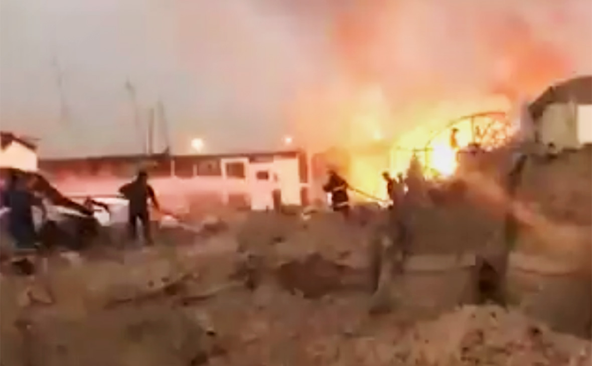 Власти объяснили жаркой погодой два взрыва на базе в Ираке