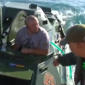 Появилось видео затопления бронемашины в Керченском проливе