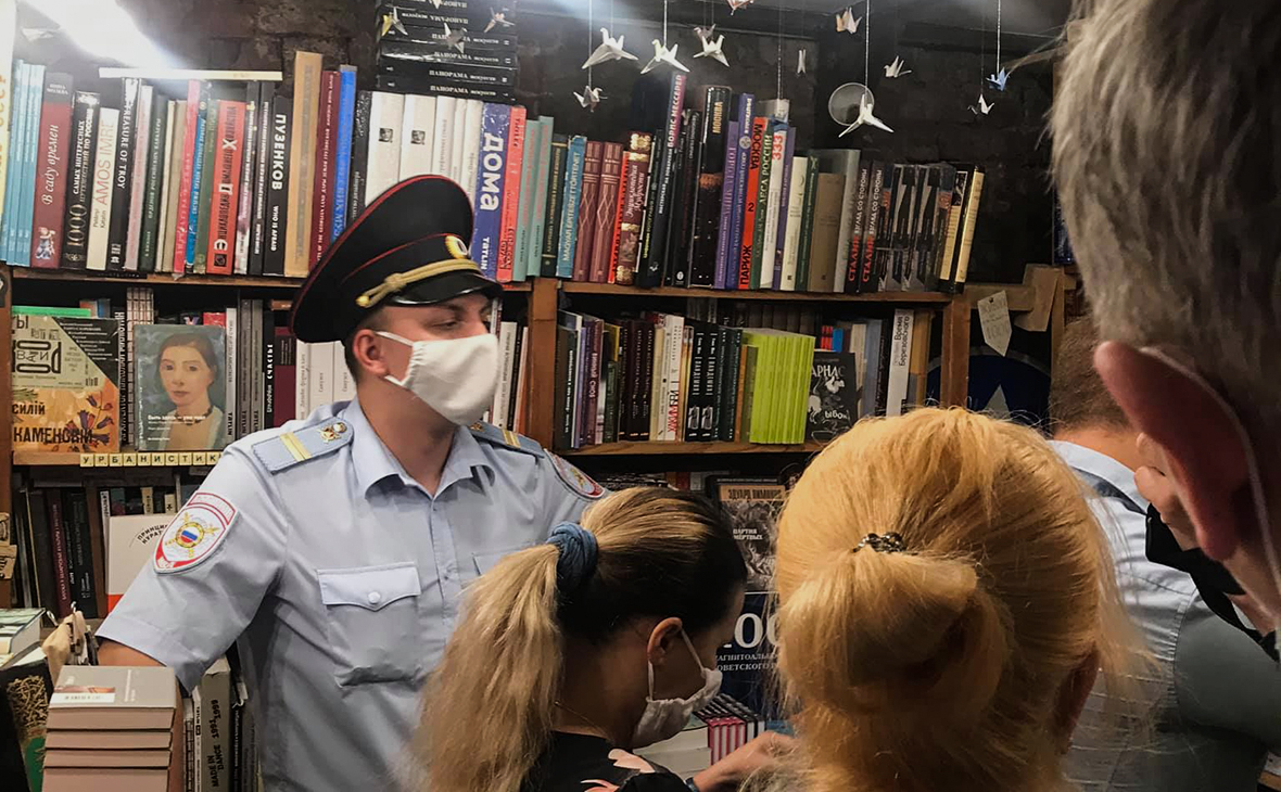 Московский книжный сообщил о визите полиции из-за жалобы SERB