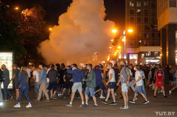 Столкновения протестующих с ОМОНом в Минске. Фоторепортаж