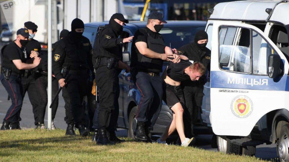 СМИ назвали выжившим считавшегося погибшим участника акции в Минске