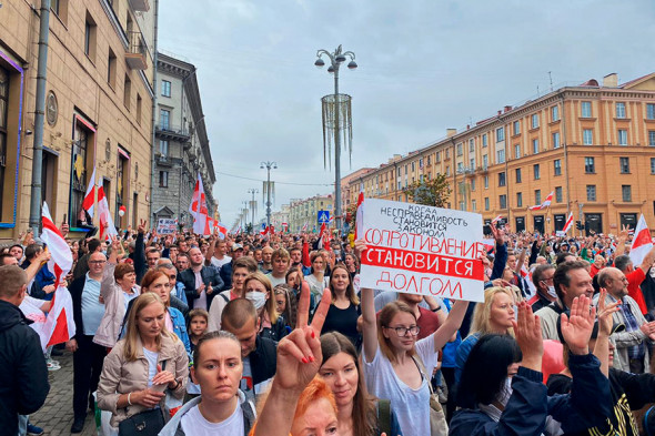 Многотысячный марш протеста в Минске. Фоторепортаж