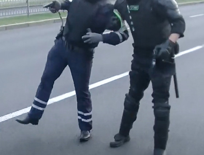 В Минске машина сбила сотрудника ГАИ