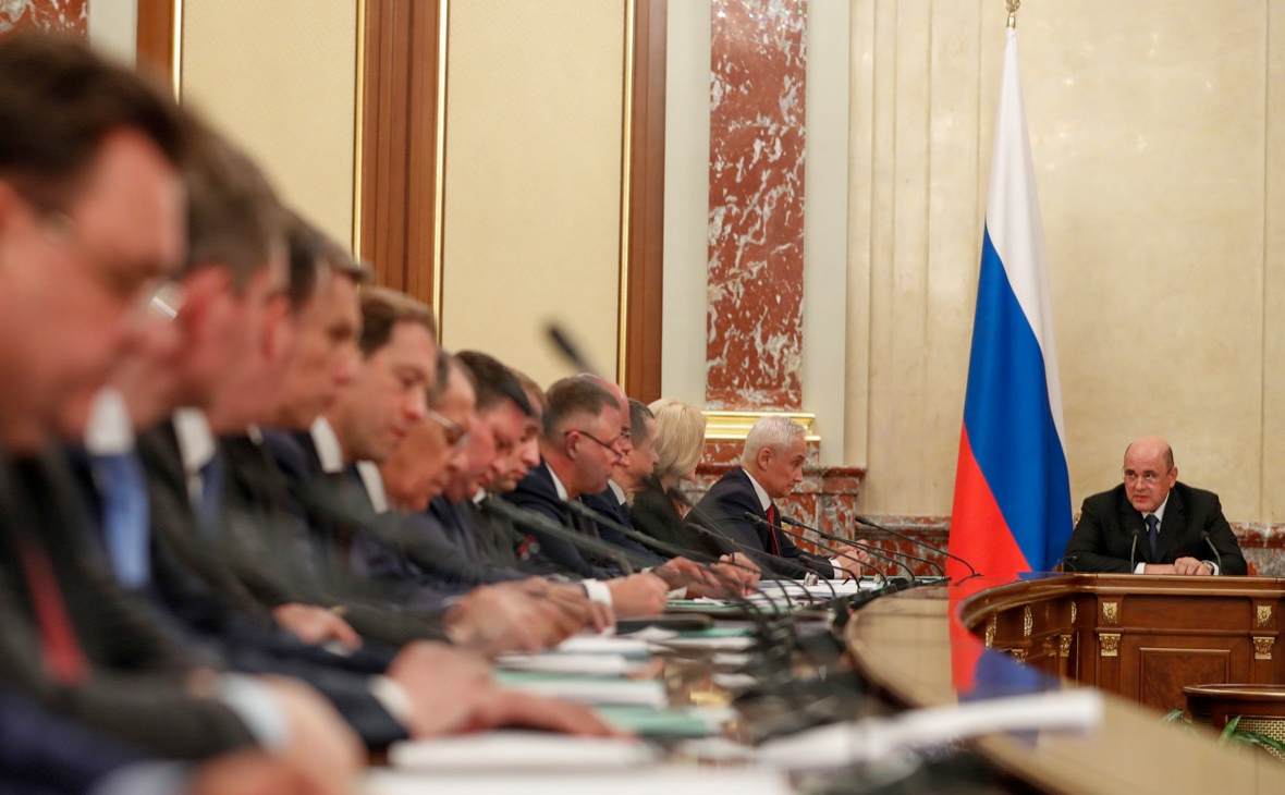Правительство Мишустина обогнало по доходам кабинет Медведева