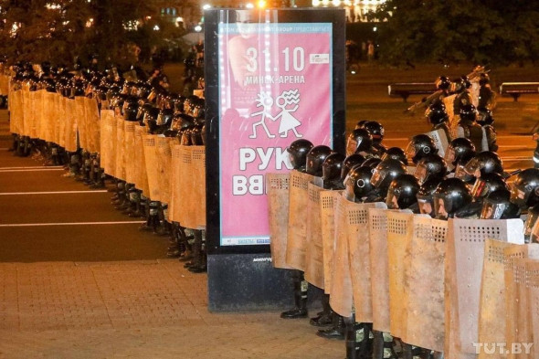 Столкновения протестующих с ОМОНом в Минске. Фоторепортаж