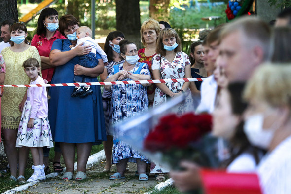 Как прошел День знаний в российских школах на фоне пандемии. Фоторепортаж