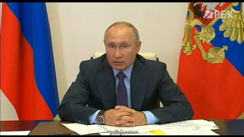 Путин заявил об усталости людей от масок и самоизоляции