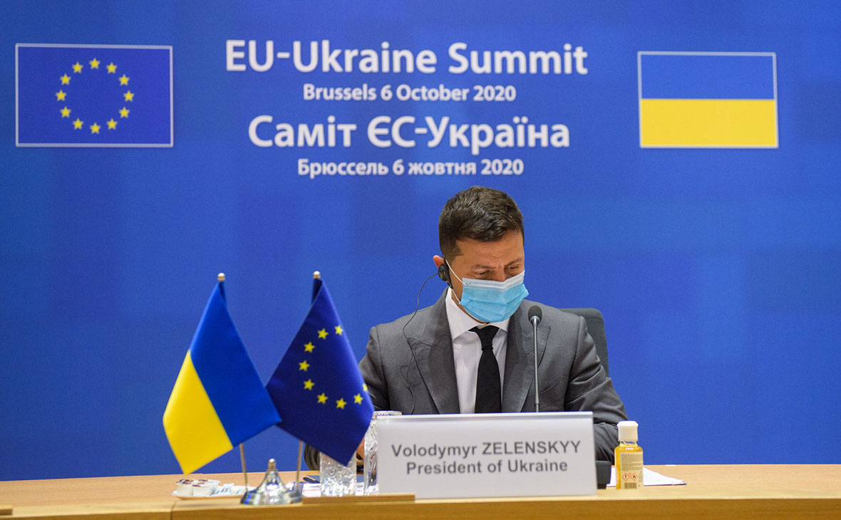 Зеленский заявил о циниках после слов Медведчука о российской вакцине