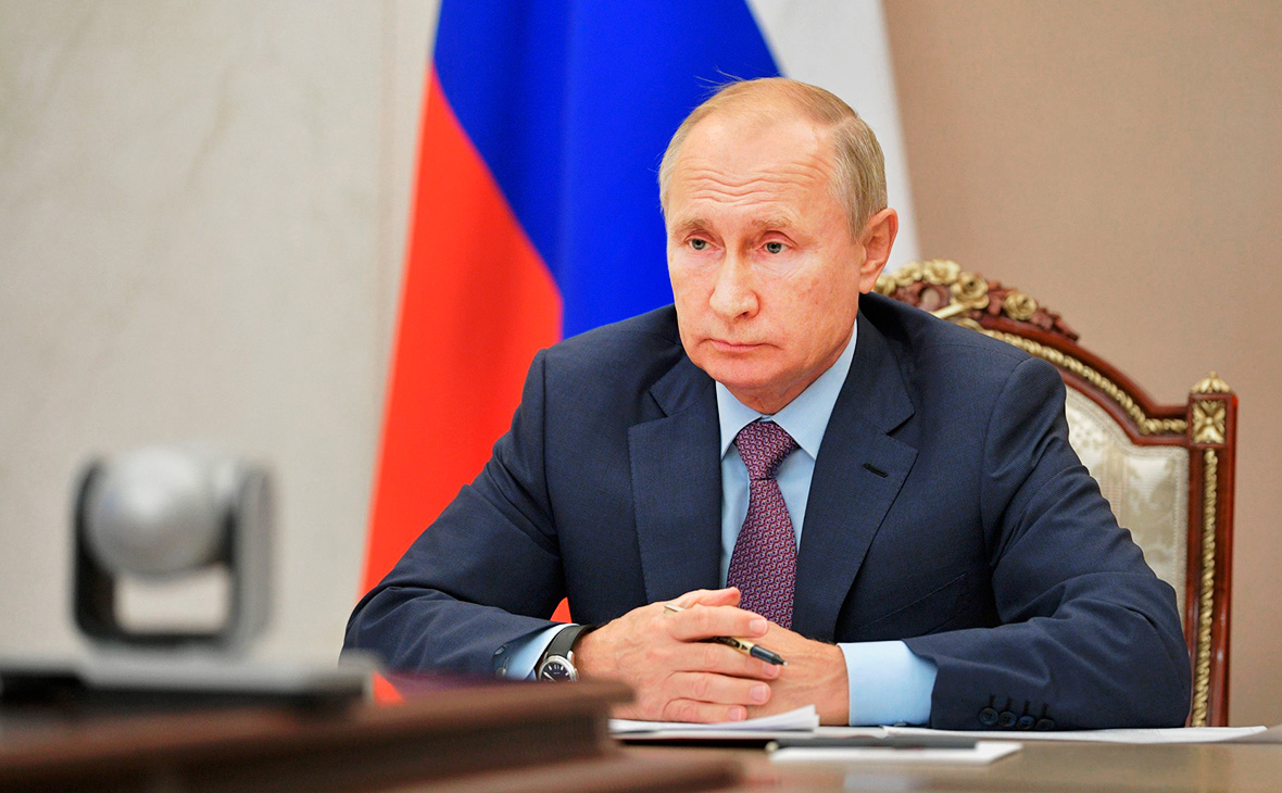 Путин рассказал о стадии разработки третьей вакцины от коронавируса
