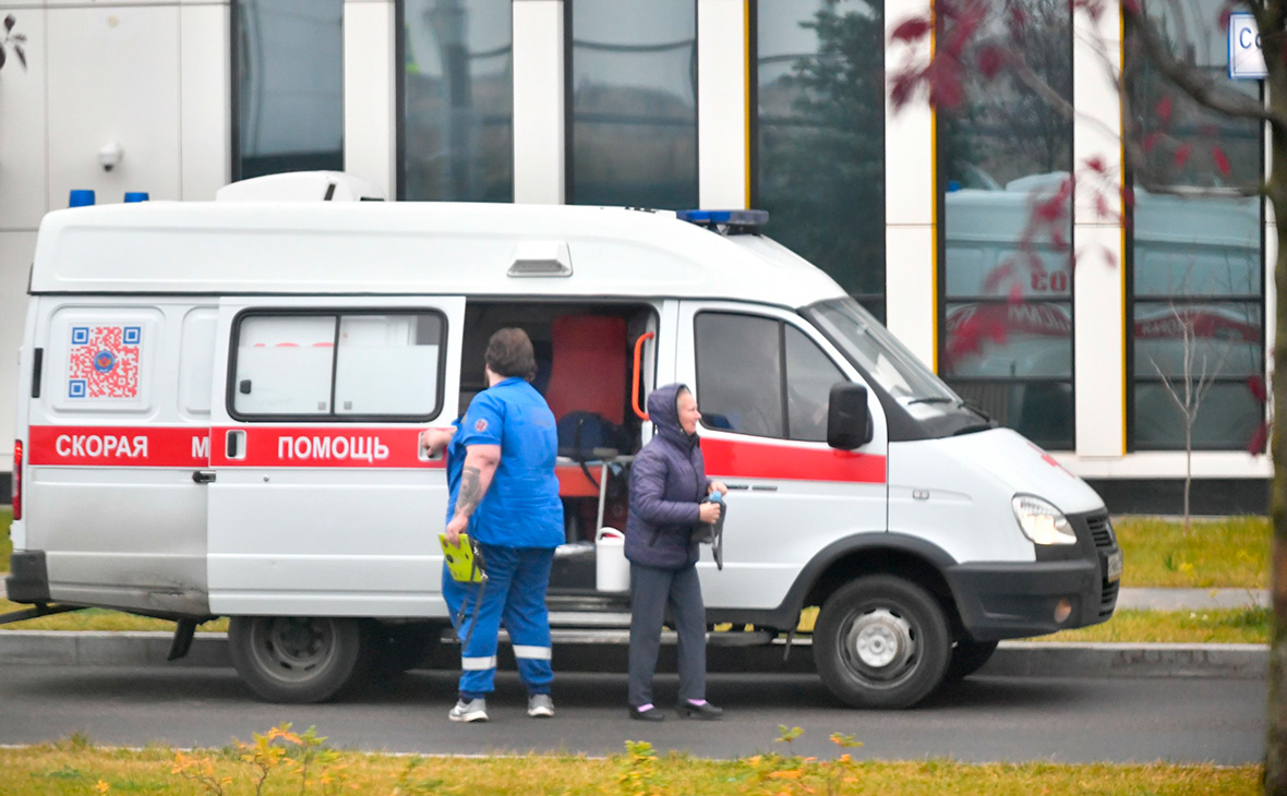 В Роспотребнадзоре назвали период максимальной заразности больного COVID