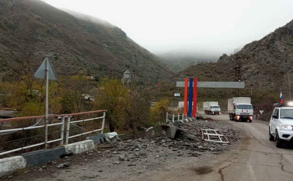 Первая колонна с гумпомощью от МЧС России прибыла в Степанакерт